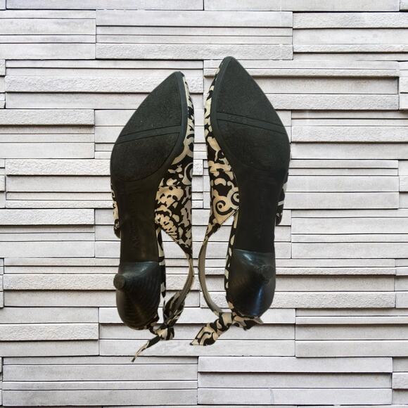 Anne Klein iFlex Black & White Kitten Heels Sz. 11 - Picture 5 of 7